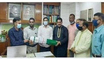 চৌগাছা হাসপাতালে অক্সিজেন সিলিন্ডার প্রদান