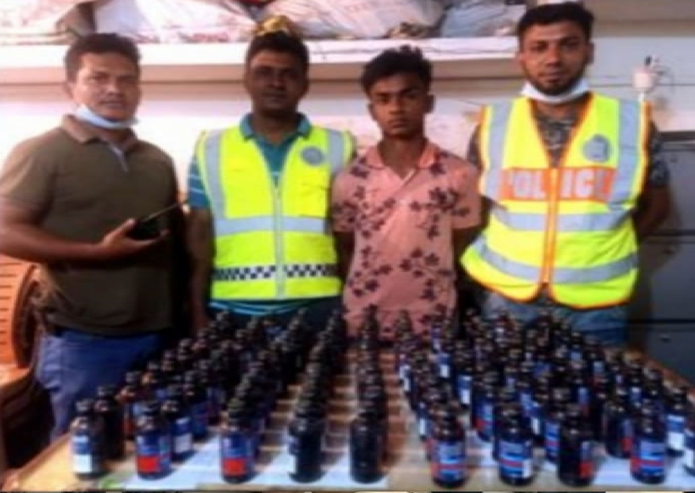 বেনাপোলে ফেনসিডিল সহ আটক ৩