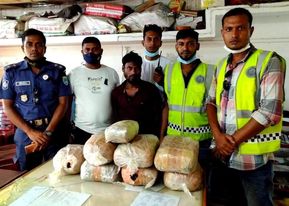 বেনাপোলে বিপুল পরিমাণ গাঁজা সহ মাদক ব্যবসায়ী আটক 