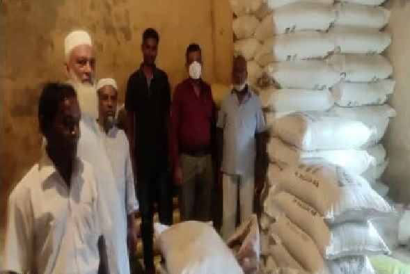 চৌগাছায় কৃত্রিম সংকট দেখিয়ে বেশি দামে বিক্রি হচ্ছে ভর্তুকি মূল্যের সার