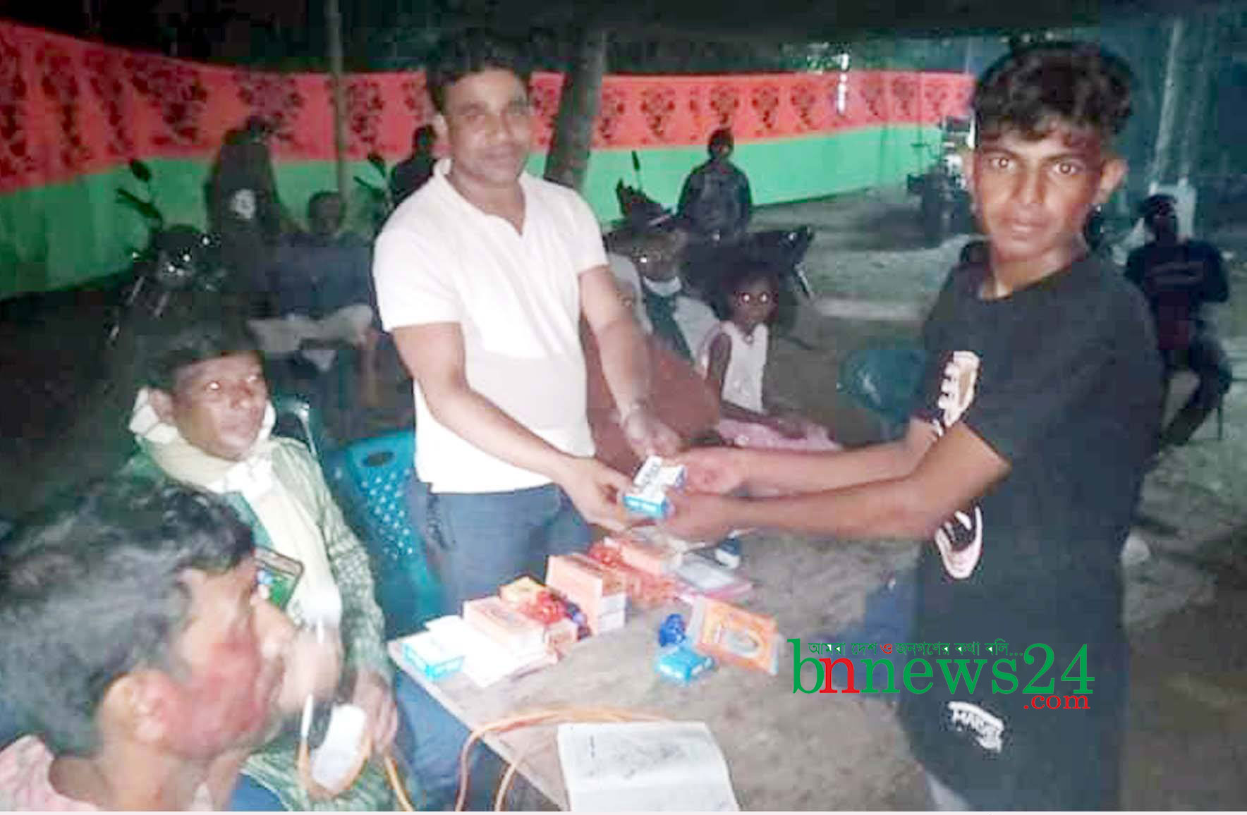 মণিরামপুরে শ্যামাপূজার অনুষ্ঠানে বিজয়ীদের পুরস্কার বিতরণ