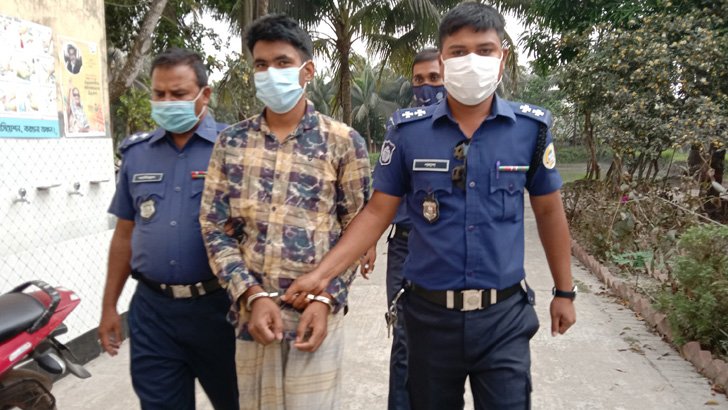 প্রেমে সাড়া না দেওয়ায় ছাত্রীকে ধর্ষণ