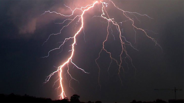 বজ্রপাতে সারাদেশে একদিনে ১৭ জনের মৃত্যু