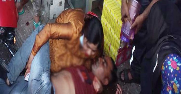 
যশোরে সাবেক স্ত্রী ও তার স্বামীকে হত্যাচেষ্টা, ইজিবাইক চালক আটক