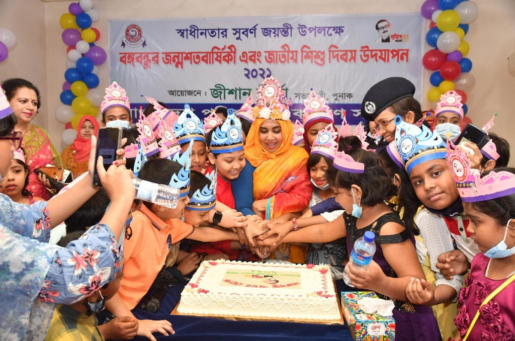 শিশু‌দেরকে বঙ্গবন্ধু ও মু‌ক্তিযু‌দ্ধের গল্প শোনালো পুনাক