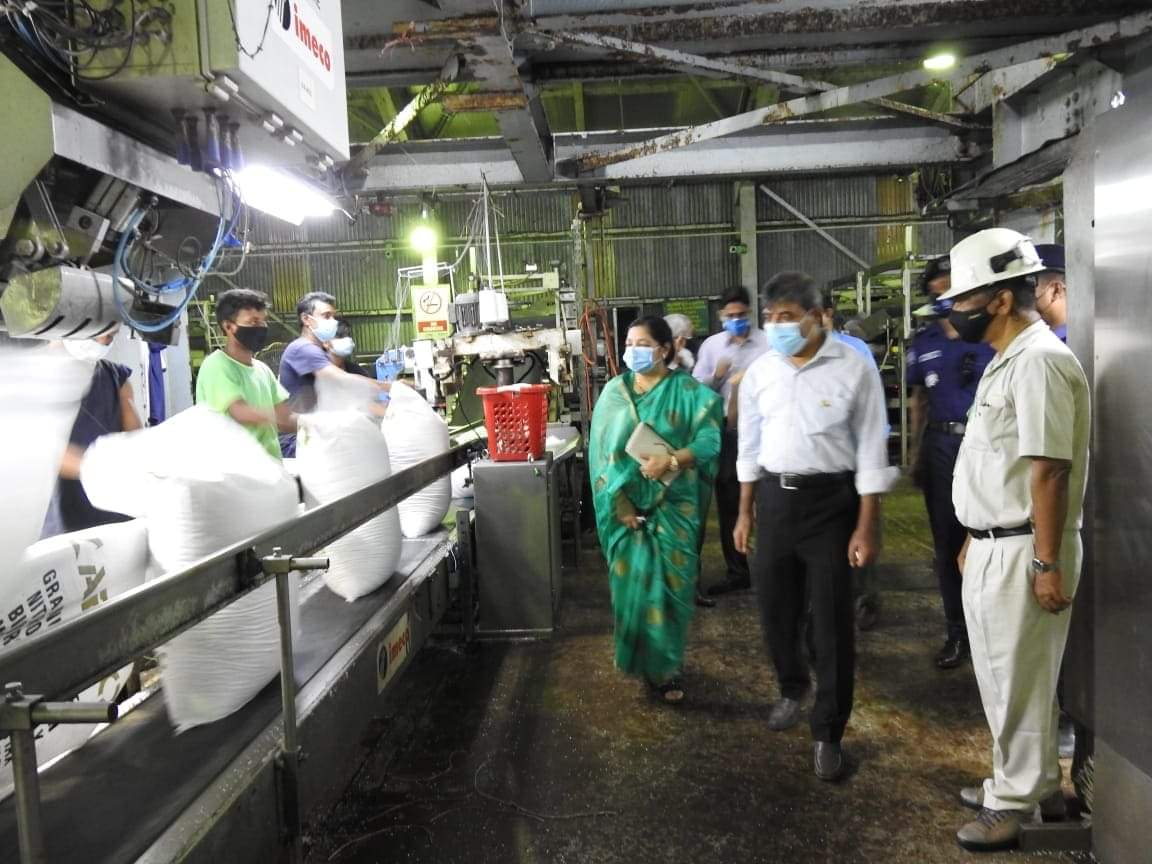 কাফকো পরিদর্শনে শিল্প সচিব জাকিয়া সুলতানা