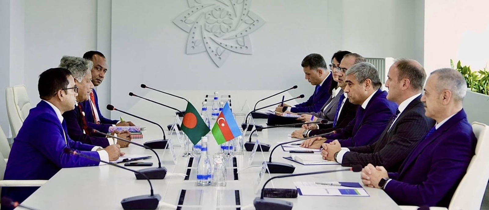 বাকুতে শ্রম উপদেষ্টা সাখাওয়াত হোসেনের সাথে আজারবাইজানের শ্রম মন্ত্রীর বৈঠক